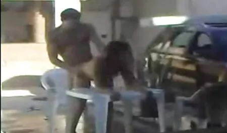 دوست برای ایجاد اصلاحات مجبور تصاویرسکسی حشری شد لیس بوی گربه را لیس بزند