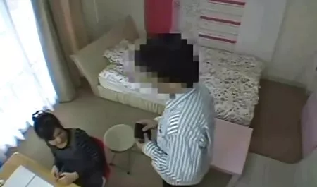 مرد عکس زن خارجی سکسی بالغ ، جنسیت بزرگسال را به دختر جوان می آموزد