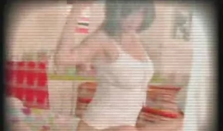 به جای ماساژ ، یک بلوند زیبا دهانش را گرفت و یک خروس چربی را عكس سكسي عربي مکید