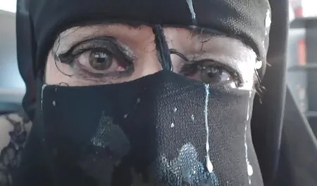 شخص دختر باسن مقعد را عکس سکسی جدید خارجی با خال کوبی روی پشت خود کشید