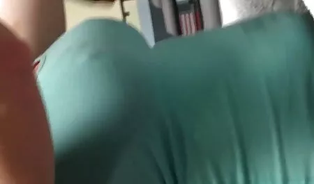 سخت لعنتی عکس سکسی لوتی نت یک دانش آموز ساده لوح به جای ثابت کردن تلویزیون خود