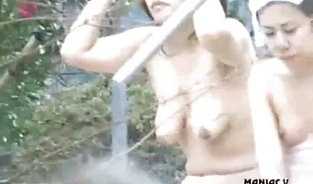 پیرزن جوان روس یک استراحت خراشیده را روی مبل خودارضایی عكس سكسي كس می کند