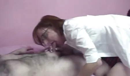 MILF در لاتکس عكس سكس از كون بر خدمتکار جوان سبزه حاکم است